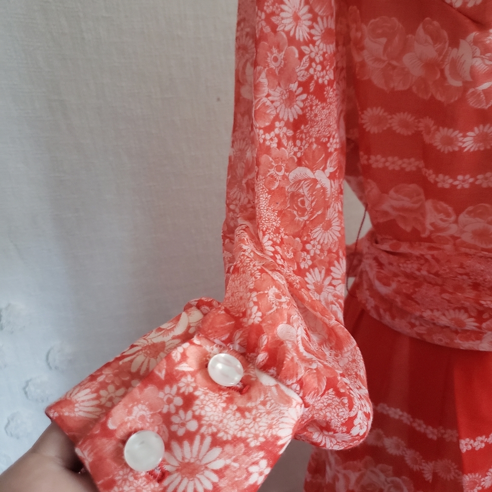 Vintage 70's Red & White Floral Longsleeve Maxi Dress - Picture 8 of 10